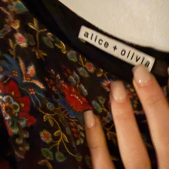 Alice + Olivia Off-Shoulder Floral Top - Picture 3 of 7